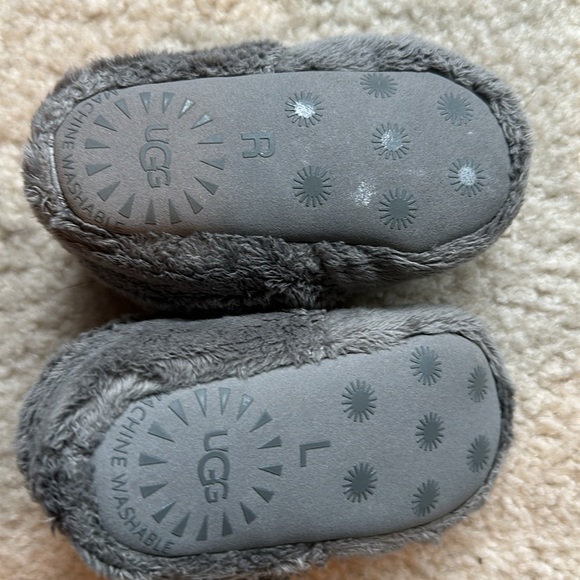 UGG Bixbee Bootie Baby 2/3 - Picture 3 of 4